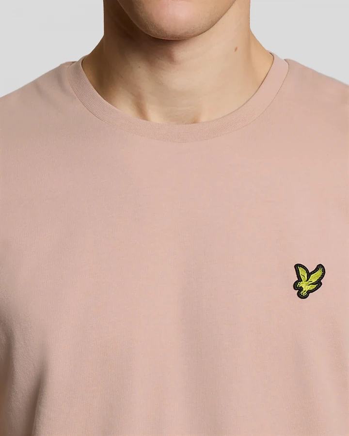 Afbeelding van TS400VOG - Plain T-shirt - Pink Grapefruit - Lyle & Scott