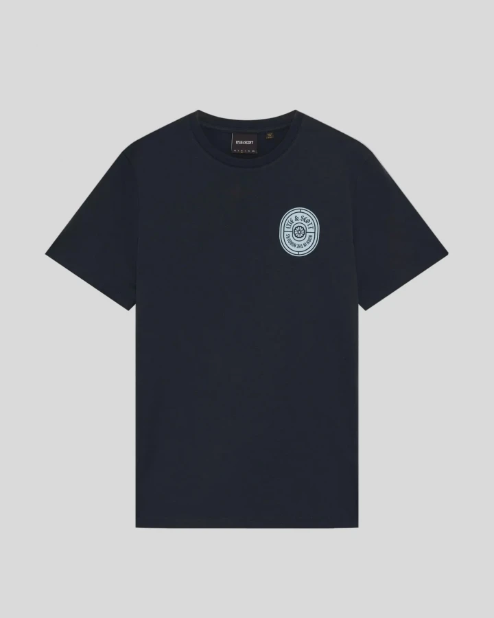 Afbeelding van TS2403V Borders Label Graphic Dark Navy Z271 - T-Shirt Fancy - Lyle & Scott