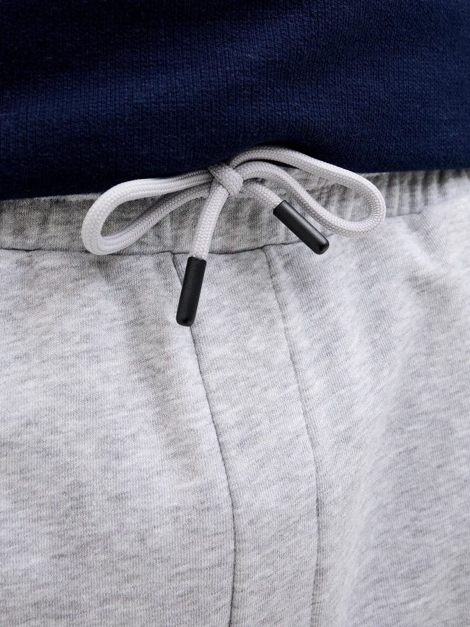 Afbeelding van 12249285 BRADLEY Light Grey Melange - Heren Short - Jack & Jones